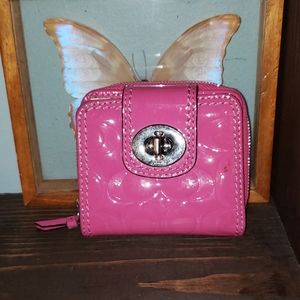 Coach Turnlock Embossed Patent Medium Wallet Pink #43585